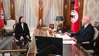   الرئيس التونسي قيس سعيد يستقبل رئيسة الحكومة الجديدة سارة الزعفراني الزنزري، 21 مارس 2025.