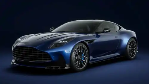 سيارة أستون مارتن DB12 S.. واجهة هجومية بلمسة أنيقة