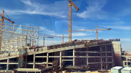 خفض «صندوق الاستثمارات العامة» السعودي ميزانيات بعض المشاريع حتى 60% في 2024.