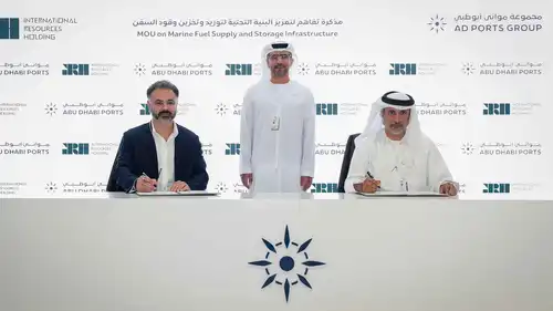 خلال توقيع مذكرة التفاهم بين «موانئ أبوظبي» و«آي آر إتش غلوبال تريدينغ».