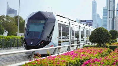 مترو دبي خلال رحلة في المدينة