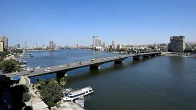 جسر جامعة القاهرة عبر نهر النيل في العاصمة المصرية يوم 20 مارس 2024.