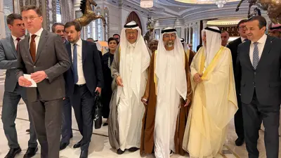 وزراء الطاقة الإماراتي والسعودي والروسي خلال اجتماع سابق لـ«أوبك+» في العاصمة السعودية الرياض يوم 2 يونيو 2024.