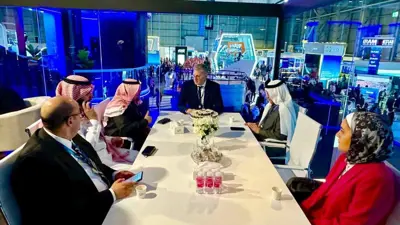 جانب من اجتماع وزير البترول المصري كريم بدوي مع رئيس مجلس إدارة مجموعة «القحطاني» السعودية، الشيخ طارق القحطاني، في العاصمة السعودية الرياض، يوم 14 يناير 2025.