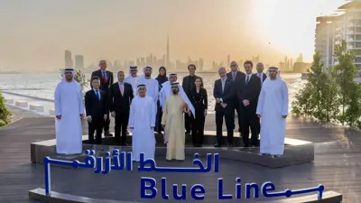 خلال وضع حجر الأساس لأول محطة ضمن الخط الأزرق لمترو دبي.