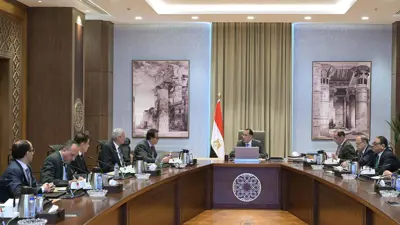 مصطفى مدبولي خلال اجتماع مع وزيري المالية والصحة 1 ديسمبر2024