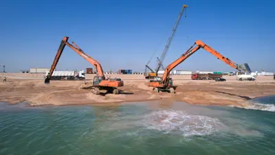 منظر لميناء الفاو الكبير في البصرة حيث يجري تنفيذ مشروع طريق التنمية - 23 أبريل 2024.