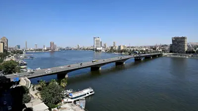 منظر عام لجسر جامعة القاهرة عبر نهر النيل في العاصمة المصرية القاهرة يوم 20 مارس 2024