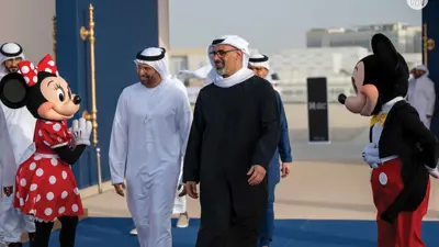 ولي عهد أبوظبي خالد بن محمد بن زايد يشهد الإعلان عن تطوير مشروع عالم ومنتجع ديزني الترفيهي في جزيرة ياس في أبوظبي