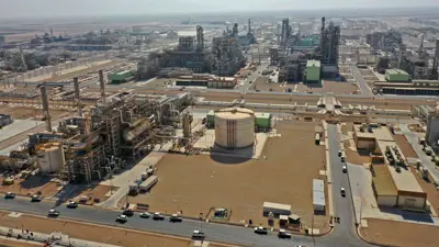 مصفاة نفط على مشارف مدينة كربلاء وسط العراق يوم 20 أكتوبر 2022