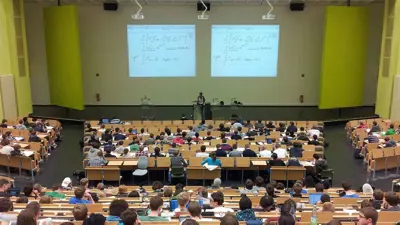 تُساعد التقنيات كإخفاء الوجوه في الحفاظ على معايير الخصوصية دون المُساومة على الأمن
