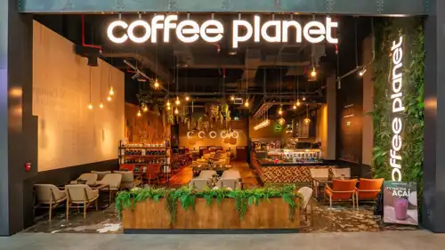 أحد فروع مقهى Coffee Planet.