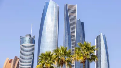أبراج سكنية وإدارية في العاصمة الإماراتية أبوظبي، 15 فبراير 2022.
