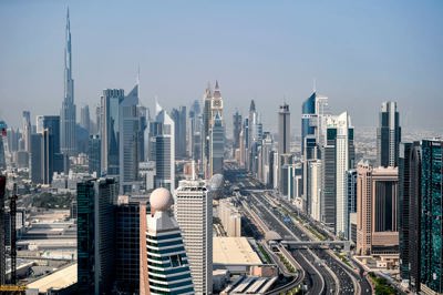 الإمارات والبحرين  يناقشان تعزيز العلاقات ذات العائد الإقتصادي 