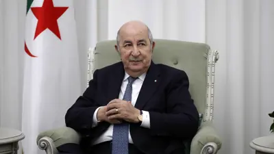 الرئيس الجزائري عبد المجيد تبون يستقبل نائب الوزير الأول لدى مجلس شؤون الدولة لجمهورية الصين الشعبية، ليو غيوز هونغ، في الجزائر العاصمة، في 16 يناير 2024.