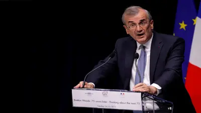  رئيس البنك المركزي الفرنسي فرانسوا فيليروي دو جالو متحدثاً في مؤتمر يوم 16 يوليو 2019