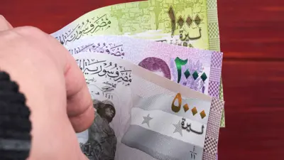 فئات من العملة السورية. 