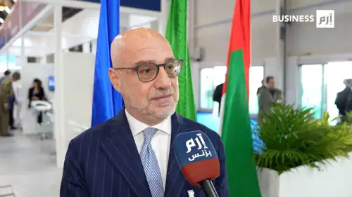 سفير إيطاليا في الإمارات، لورينزو فانارا، يتحدث مع «إرم بزنس» على هامش معرض دبي للطيران 2025.