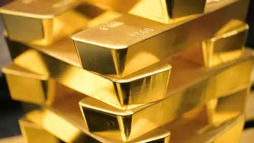 سبائك ذهب في مصفاة «إيتالبريزيوسي» للمعادن النفيسة في أريتسو، إيطاليا، في 29 سبتمبر 2026.