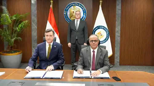 خلال  توقيع اتفاقية بين الهيئة المصرية للبترول وإيني الإيطالية متمثلة في شركة أيوك برودكشن لمد التزام خليج السويس ودلتا النيل
