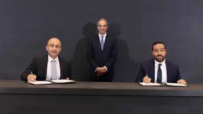 جانب من توقيع الاتفاقيات بين «المصرية للاتصالات» و«أورانج».