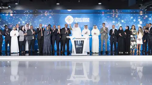 خلال قرع جرس التداول في بورصة ناسدك دبي احتفالاً بإدراج صكوك «مصرف عجمان» في دبي، يوم 14 يوليو 2026.